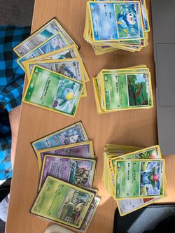 Pokémon cards lot READ