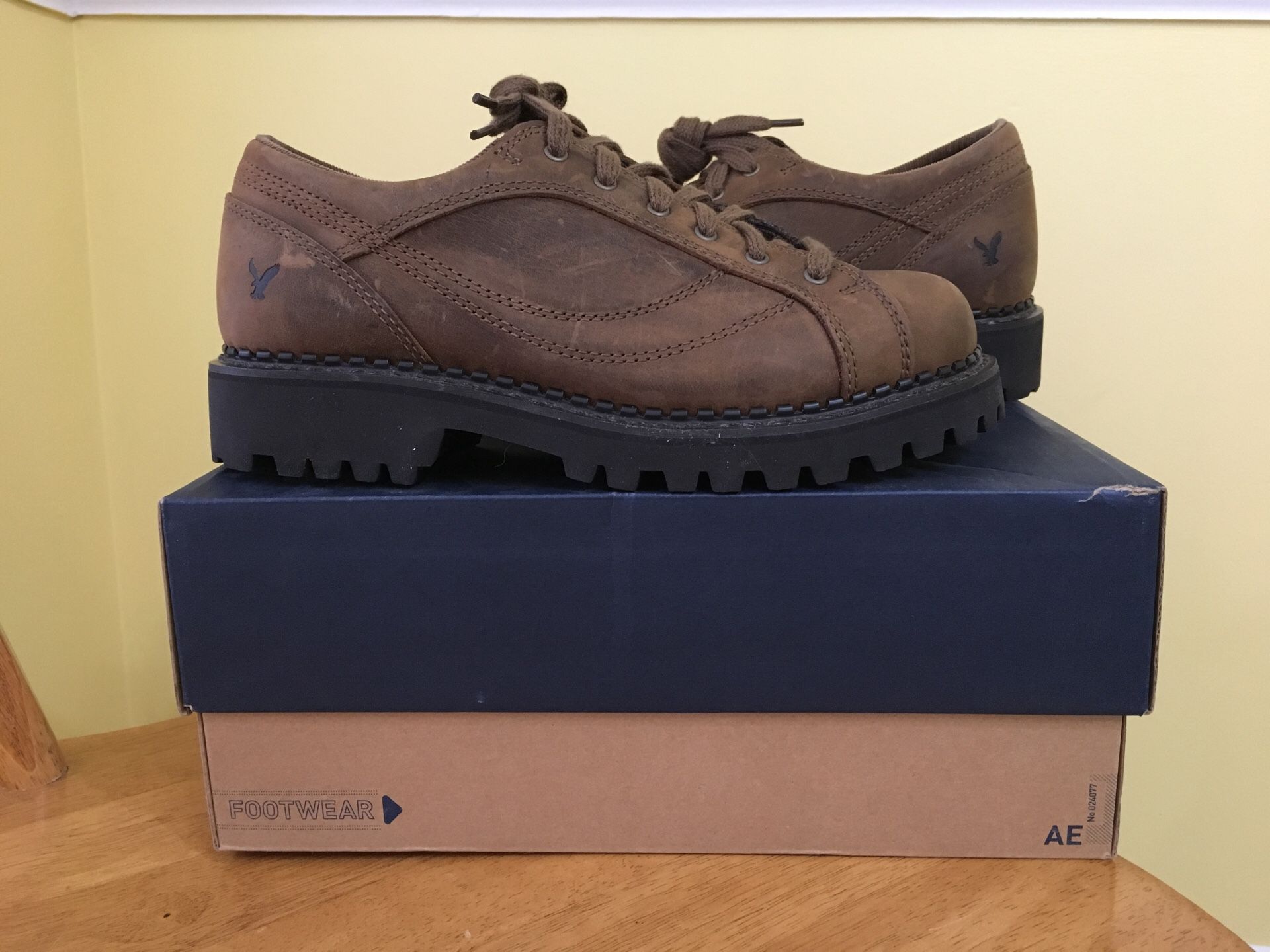 American Eagle Women’s Size 9 Genuine Leather Shoes / Boots / Sneakers