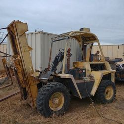 Forklift With A Cummings 4 Cylinder Diesel Motor In It Needs Minor Repair