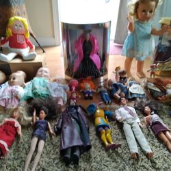 OVER. 40 Collectible Dolls 