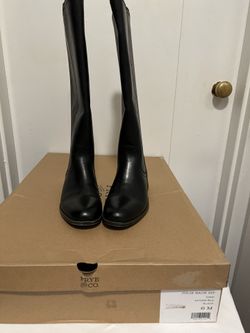 Frye and Company Jolie Back Zip Boots {Size 6}