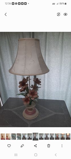 Vintage Metal Tole Painted Table Lamp.