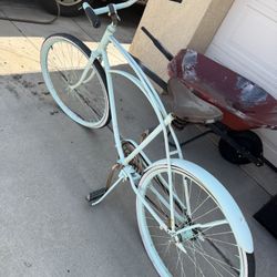 Shabby Chic vintage Bike 