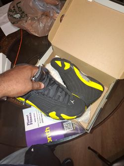 Air Jordan 14 Retro Thunder Black/Yellow Size 11 – Excellent Condition w/ Box