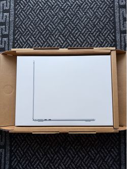 Brand New Sealed Apple MacBook Air 13” M5 in Sky Blue