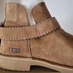 Ugg W McKee Chestnut Size 9   9.5