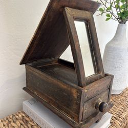 Vintage Carved Wood Lizard Box Distressed Trinket Chest Drawer Mirror Gecko Rustic Footed Table Decor 