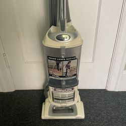 Shark Navigator vacuum - upright, light and maneuverable
