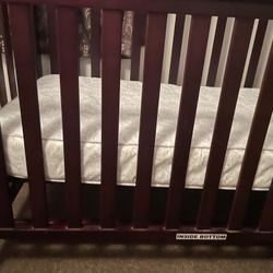 Baby Crib And Mattress 