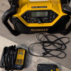 DeWalt 12V/20V JOB SITE RADIO