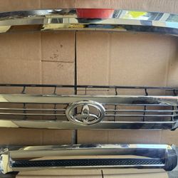 Toyota Tundra Grille Surround Assembly 