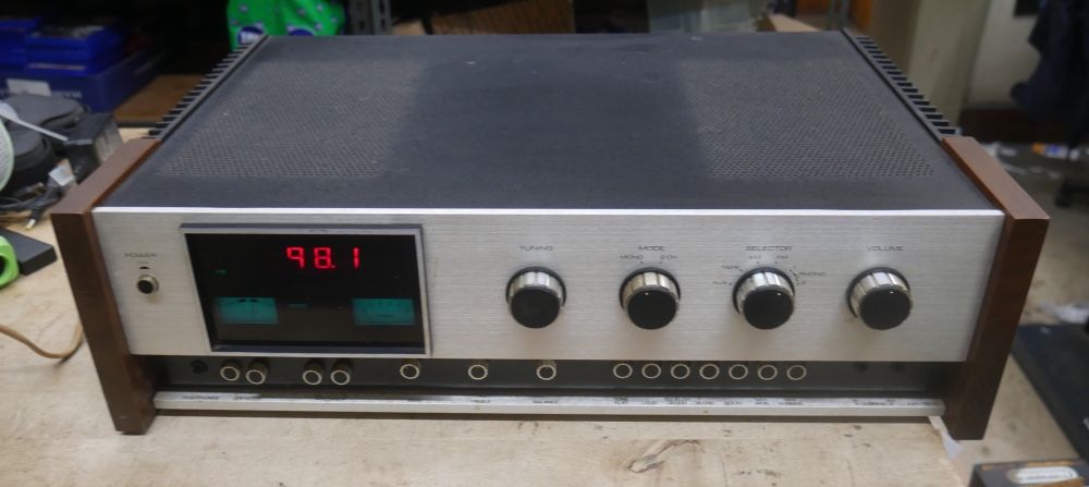 HEATHKIT AR-1515 STEREO RECEIVER 260 Watt used tested read. used. tested. in a good working order. please note and read carefully. - 1) i only have on