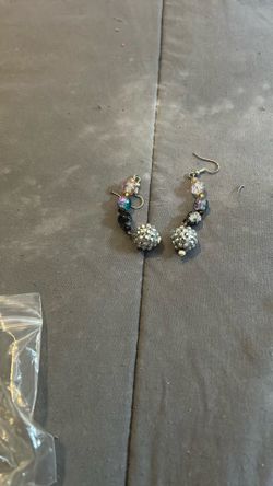  Brand new earrings, costume jewelry