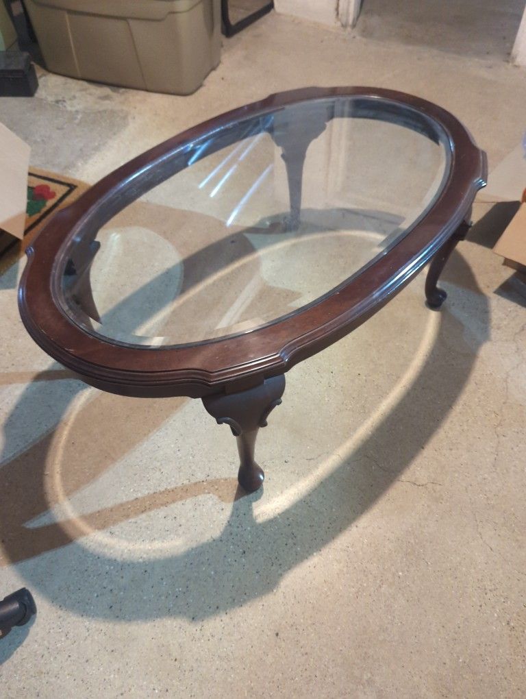 Oval Queen Anne Coffee Table