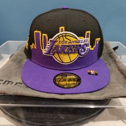 LA Lakers Fitted 7 1/4 Brand New