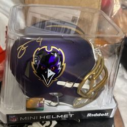 Baltimore Ravens Zay Flowers Mini Helmet Signed