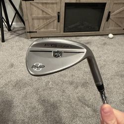 Wilson Staff Tour 52 Degree Wedge RH 