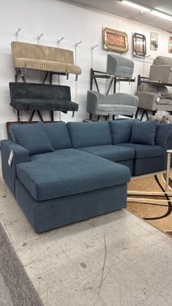 Free Delivery Ashley Modular Sectional With Chaise 