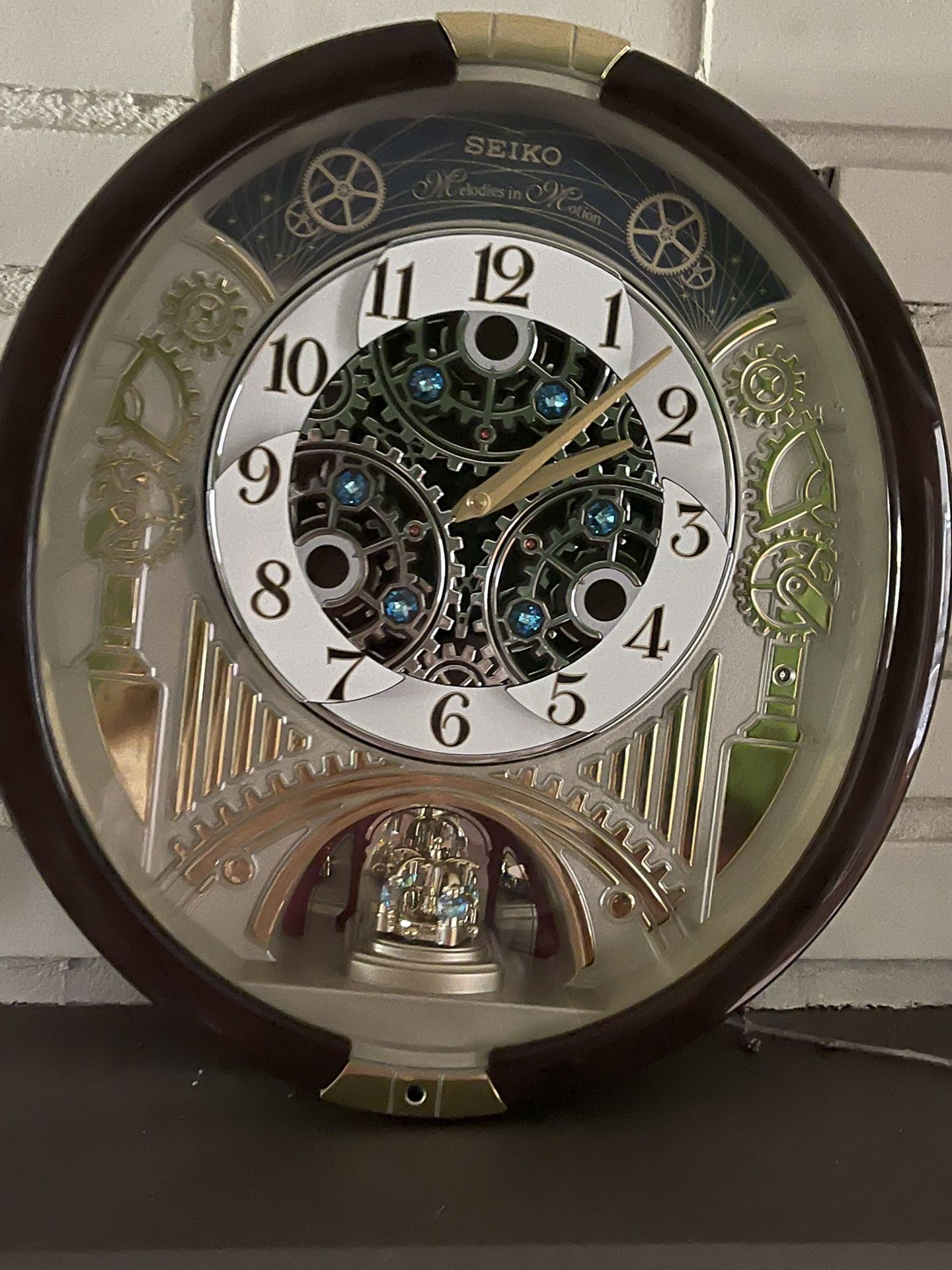Brand New Seiko Clock With Savorsky Crystals