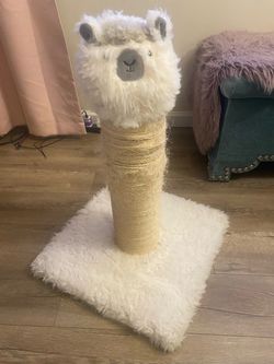 Chewy Frisco Llama Cat Scratching Post 🦙🤍