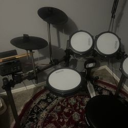 Simmons T50 With extension Kit And Line 6 Amp PDP Throne 