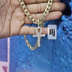 I Deliver I ship 14k gold plated Chain
