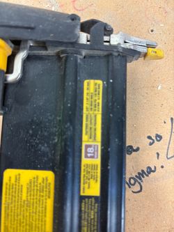DeWalt 18” Nail gun