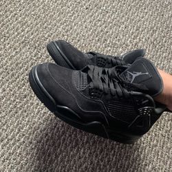 Jordan 4 Black 
