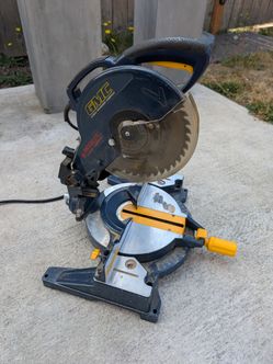 GMC  15 Amp 10 Inch Compound Miter Saw