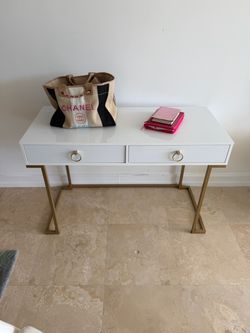 Desk  white