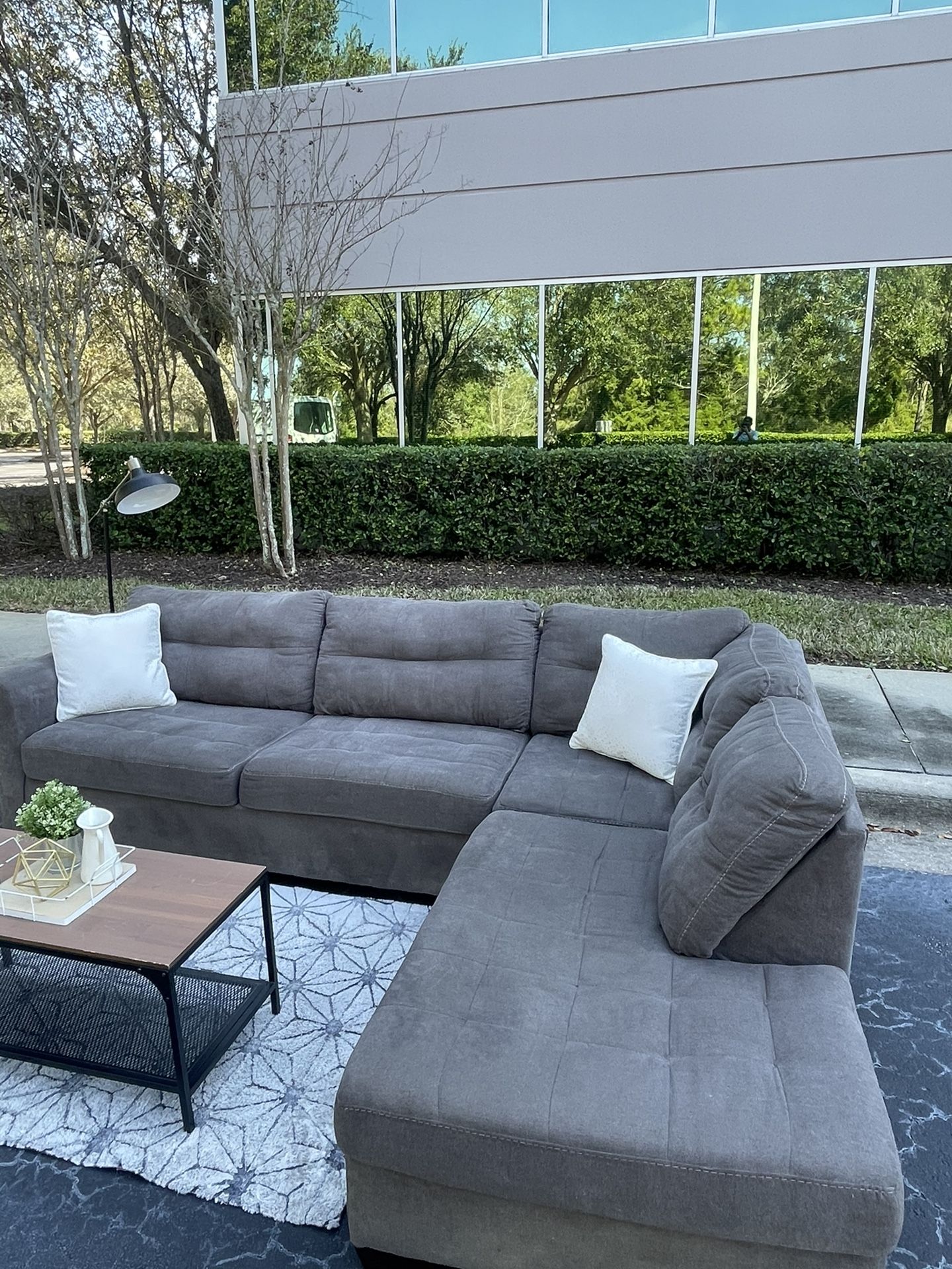 Comfortable Gray Sectional Couch / Sofa [FREE Delivery] for Sale in Orlando, FL OfferUp