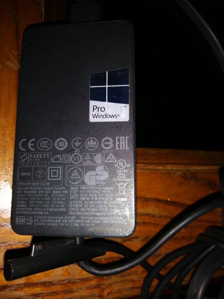 Microsoft Surface Charging Adapter/Cable (ktc hu10042)