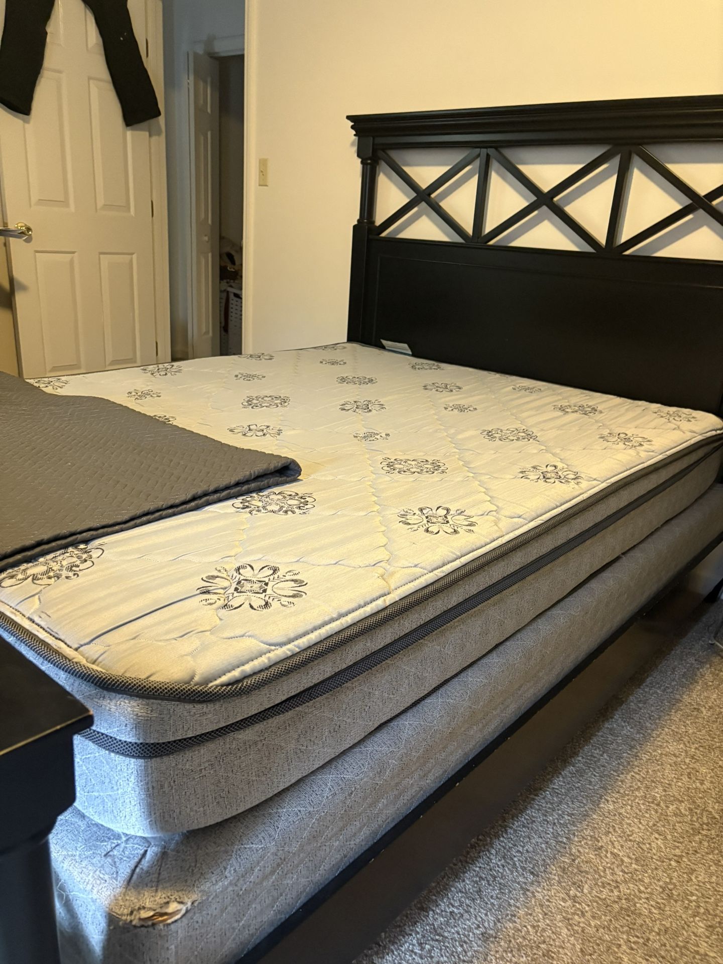 bed and frame, QUEEN SIZE