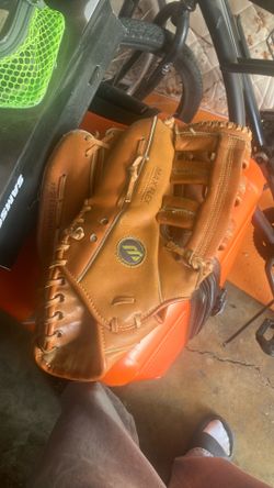 MaxFlex Professional Model Baseball/Softball First Base Mitt – Brown Leather RH