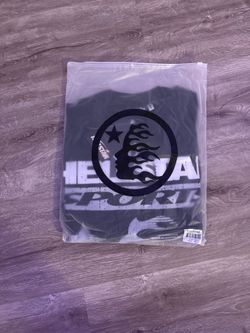 HELLSTAR SPORTS LONGSLEEVE