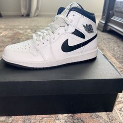 Air Jordan 1 Mid