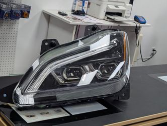 Headlight For 2022+ Kenworth T680