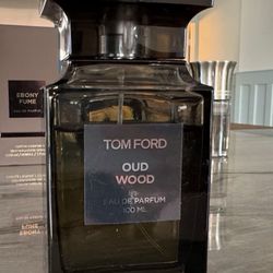 Oud Wood  Tom ford 