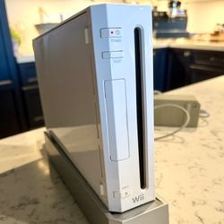 Nintendo Wii (Console Only)