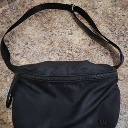 Lululemon Go Lightly Belt Bag