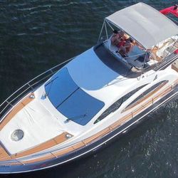 yatch boat available