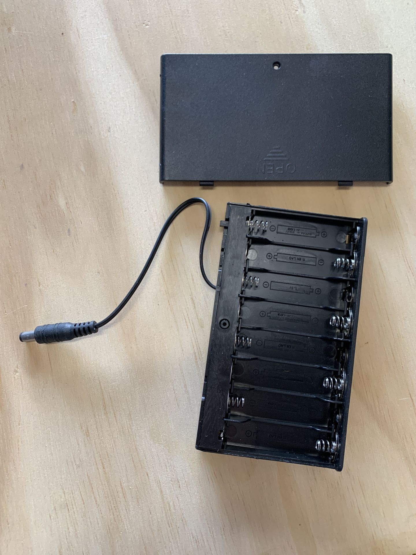 Battery Pack with Female Connector, Perfect for LED Neon Signs, Brand New