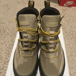 Dr. MARTENS  