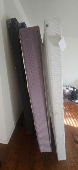 Full mattress and box spring 40 bucks like new