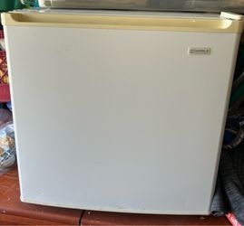 Kenmore compact refrigerator
