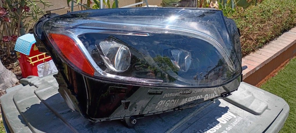 Mercedes Glc Headlight Part