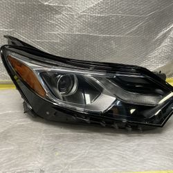 2018,2019,2020,2021 Chevy Equinox Right Headlight