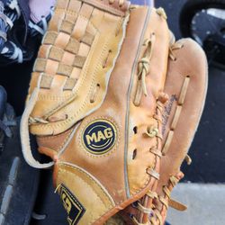 MAG 11 M-2497 Baseball Glove RHT Flex Action 11.5 in Right Hand Thrower 