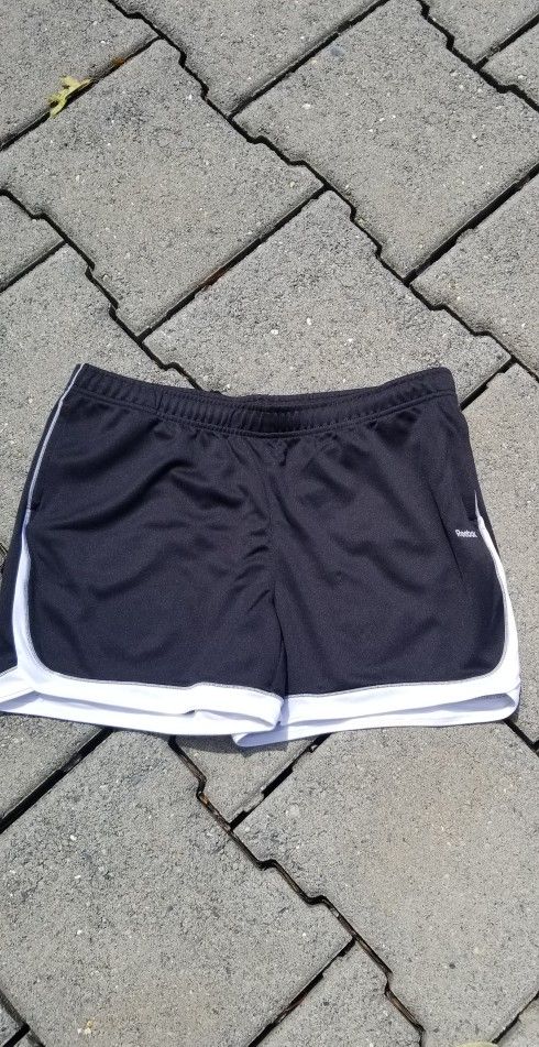 Reebok Woman's Black/White Play Dry Athletic Shorts (XL)