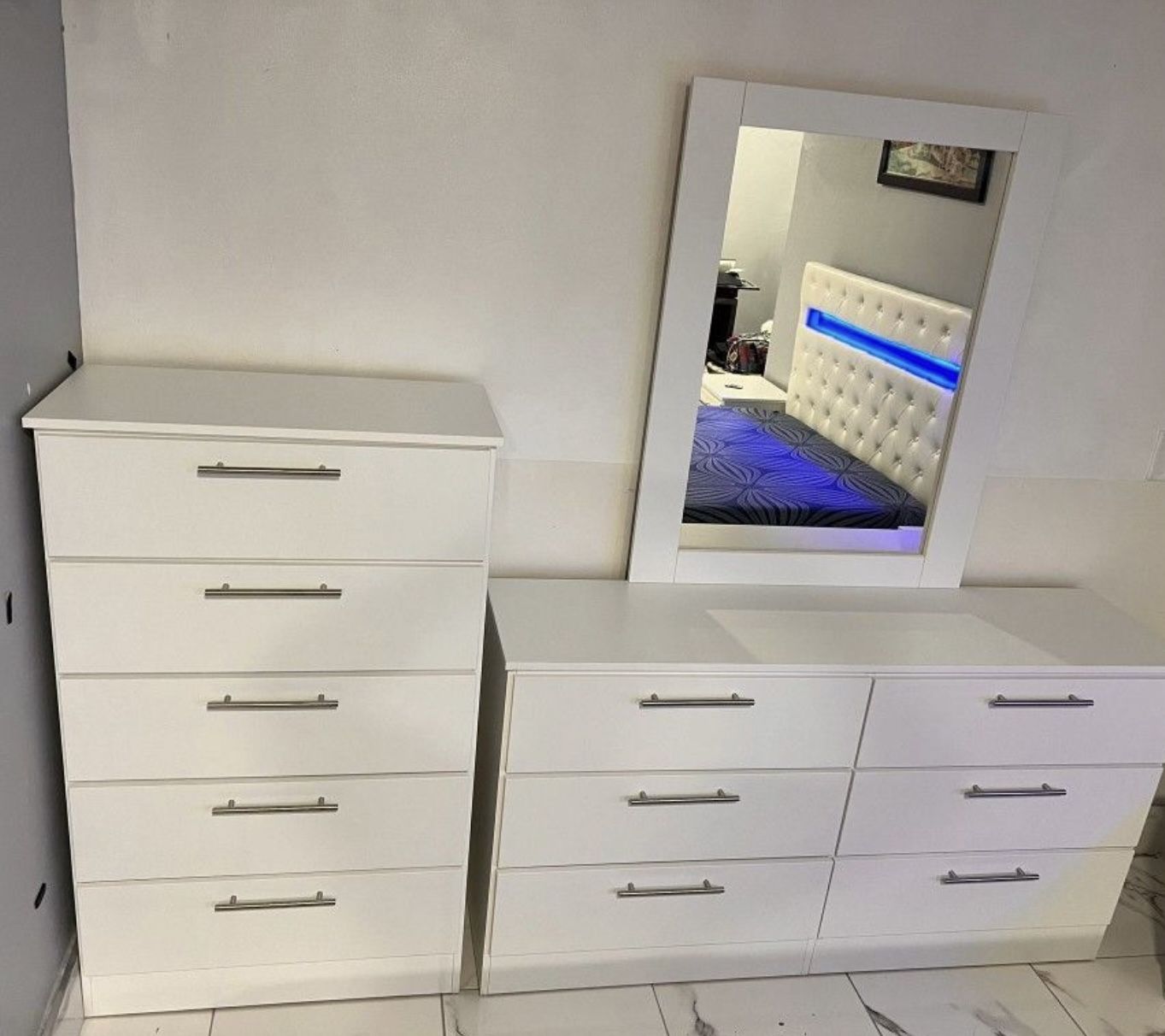 Dresser Whit Mirror And Chest - Cómoda Con Espejo Y Gavetero